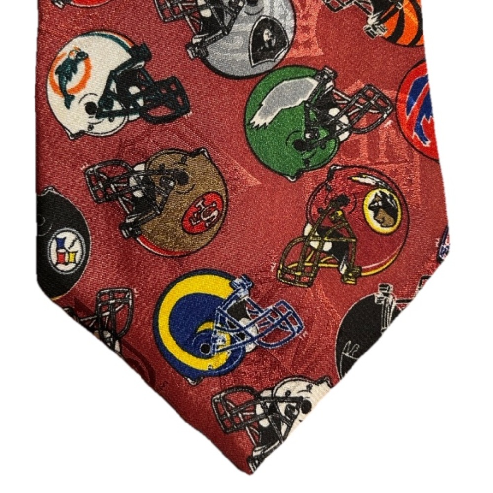 Team NFL Football Helmet Pattern Tie